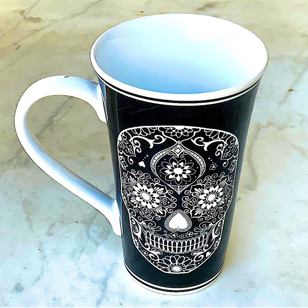 COVENTRY LA CALAVERA LATTE MUG CUP 6IN BLACK WHITE